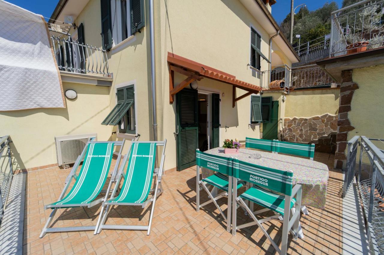 Casa Vacanza Il Portico Монелья Экстерьер фото