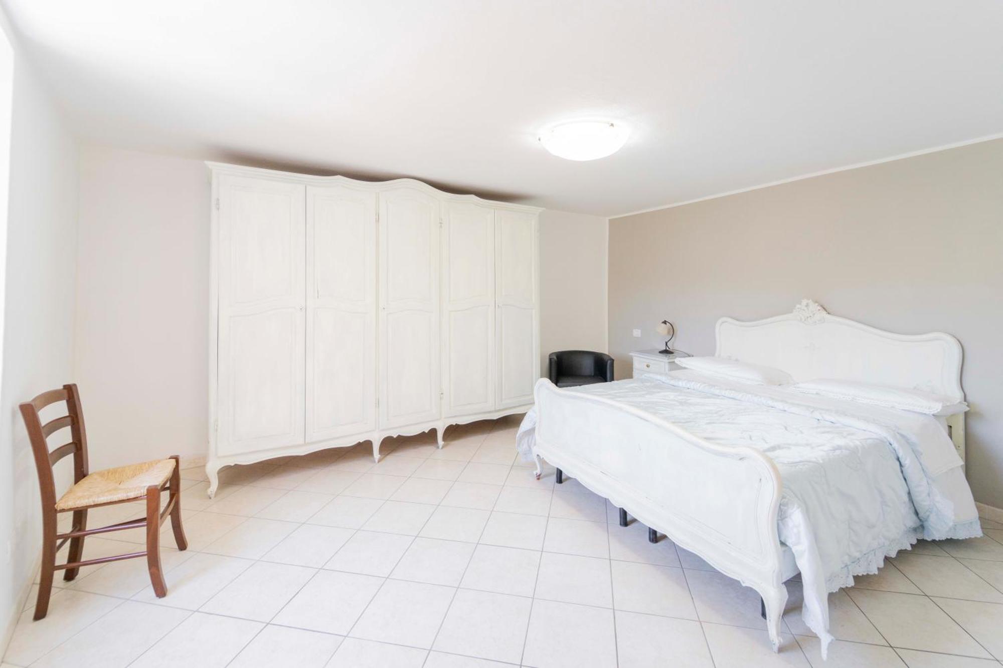Casa Vacanza Il Portico Монелья Номер фото